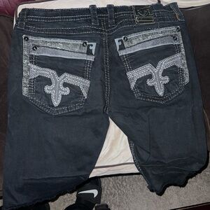 Used like new worn couple times not my style size 42 as shown in picture